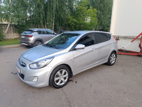 2012 Hyundai Solaris I, серый, 750000 рублей