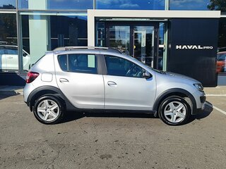 2016 Renault Sandero Stepway II, серый, 939000 рублей, вид 4