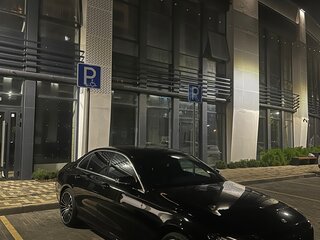 2018 Mercedes-Benz E-Класс 220 d V (W213, S213, C238), чёрный, 3000000 рублей, вид 3
