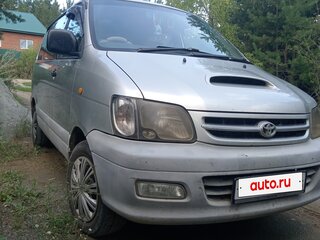 1999 Toyota Town Ace Noah III, серебристый, 550000 рублей, вид 2
