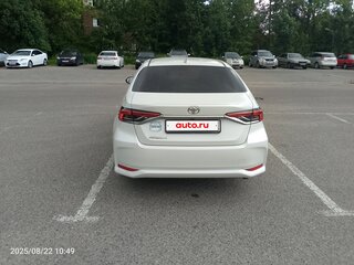 2020 Toyota Corolla XII (E210), белый, 1900000 рублей, вид 3