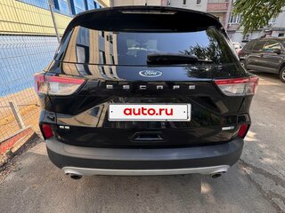 2020 Ford Escape IV, чёрный, 2000000 рублей, вид 3