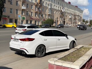 2017 Hyundai Elantra Sport VI (AD), белый, 1550000 рублей, вид 2