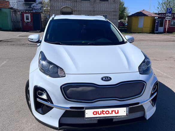 2019 Kia Sportage IV Рестайлинг, белый, 1800000 рублей