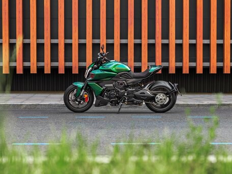 2024 Ducati Diavel V4, зелёный, 9900000 рублей, вид 5