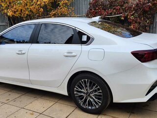 2022 Kia K3 II Рестайлинг, белый, 2399000 рублей, вид 2