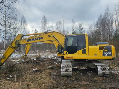 2019 Komatsu PC200-8, жёлтый, 8590000 рублей, вид 2