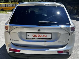 2013 Mitsubishi Outlander III, серебристый, 1400000 рублей, вид 2
