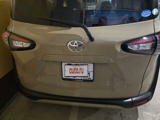 2019 Toyota Sienta II Рестайлинг, бежевый, 1975000 рублей, вид 5