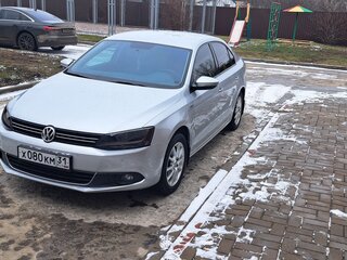 2013 Volkswagen Jetta VI, серебристый, 1190000 рублей, вид 2