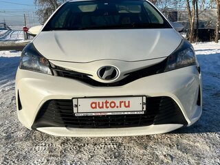 2015 Toyota Vitz III (XP130) Рестайлинг, белый, 780000 рублей, вид 1