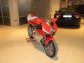 2005 MV Agusta F4 1000, красный - вид 3