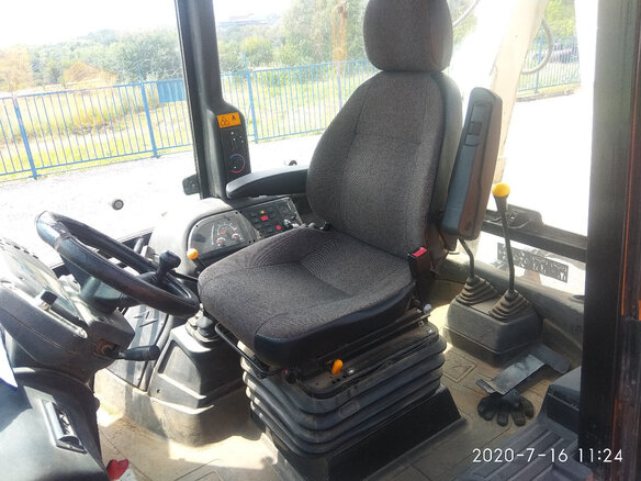 2019 Terex TLB 825, белый - вид 4