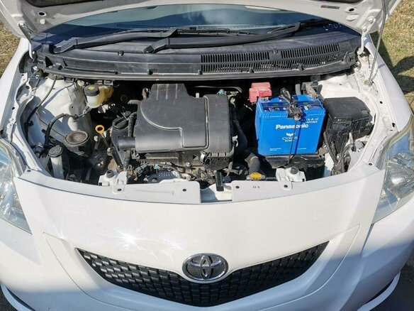 2010 Toyota Belta I, белый, 825000 рублей - вид 15