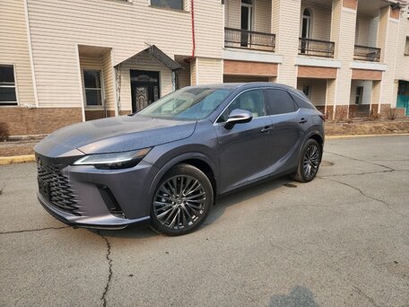 Lexus RX V
