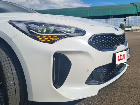 2021 Kia Stinger I Рестайлинг, белый, 3700000 рублей - вид 12