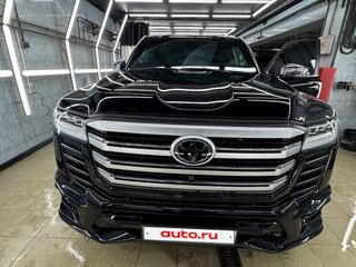 2022 Toyota Land Cruiser 300 Series, чёрный, 28000000 рублей, вид 2