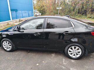 2017 Kia Rio III Рестайлинг, чёрный, 1000000 рублей, вид 2