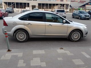 2008 Ford Focus II Рестайлинг, серебристый, 400000 рублей, вид 2