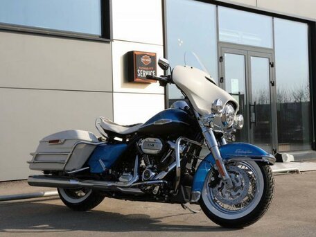 2021 Harley-Davidson Electra Glide Revival, синий, 3990000 рублей, вид 2