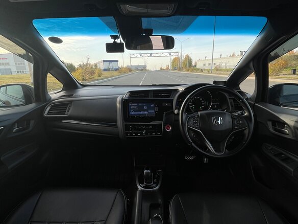 2017 Honda Fit III Рестайлинг, чёрный, 1200000 рублей - вид 9
