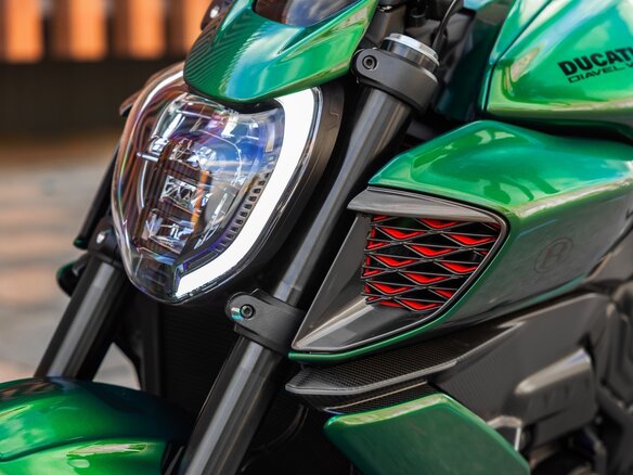 2024 Ducati Diavel V4, зелёный, 9900000 рублей - вид 10