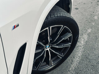 2020 BMW X5 30d IV (G05/G18), белый, 6390000 рублей, вид 5