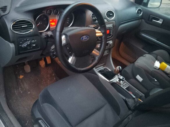 2008 Ford Focus II Рестайлинг, серебристый, 350000 рублей - вид 6