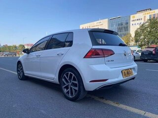 2021 Volkswagen Golf VII Рестайлинг, белый, 1650000 рублей, вид 3