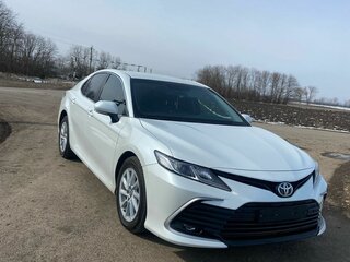 2021 Toyota Camry VIII (XV70) Рестайлинг, белый, 3400000 рублей, вид 2
