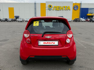 2013 Chevrolet Spark III, красный, 660000 рублей, вид 4