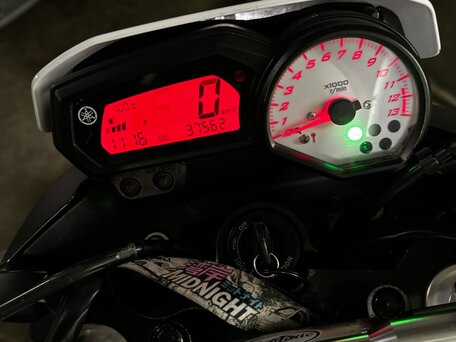 2011 Yamaha FZ8, белый, 600000 рублей, вид 1