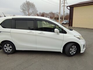 2014 Honda Freed I Рестайлинг, белый, 1280000 рублей, вид 1