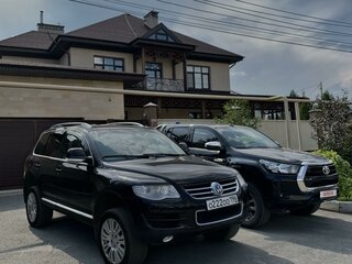 2008 Volkswagen Touareg I Рестайлинг, чёрный, 1550000 рублей, вид 1