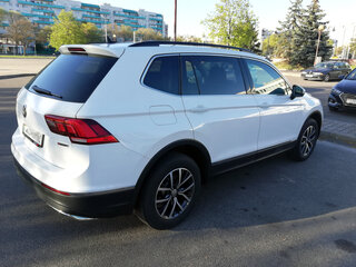 2019 Volkswagen Tiguan Allspace II, белый, 2500000 рублей, вид 4