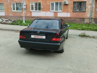 1997 Mercedes-Benz C-Класс 200 I (W202) Рестайлинг, синий, 500000 рублей, вид 4