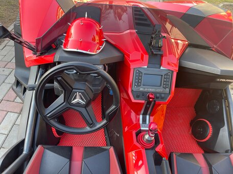 2016 Polaris Slingshot, красный, 1999000 рублей, вид 2