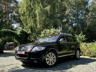 2008 Volkswagen Touareg I Рестайлинг, чёрный, 1550000 рублей, вид 2