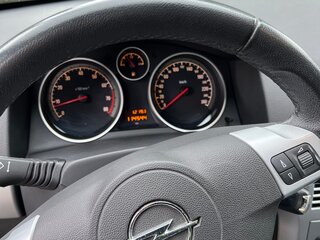 2010 Opel Astra H Рестайлинг, зелёный, 700000 рублей, вид 3