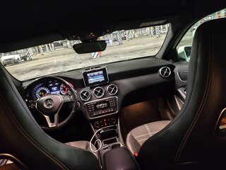 2014 Mercedes-Benz A-Класс 180 III (W176), белый, 1335000 рублей, вид 3