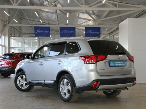 2016 Mitsubishi Outlander III Рестайлинг 2, серебристый - вид 3