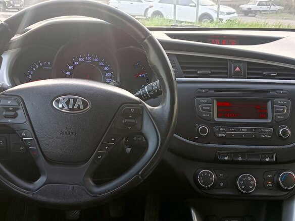 2016 Kia Ceed II Рестайлинг, белый, 1350000 рублей - вид 14