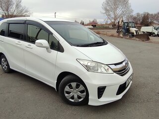 2014 Honda Freed I Рестайлинг, белый, 1280000 рублей, вид 2