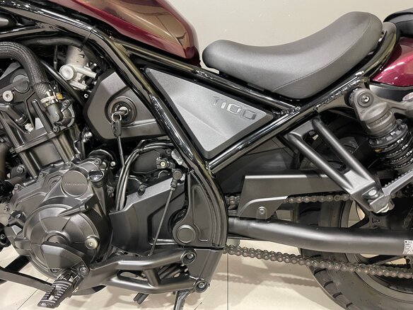 2022 Honda CMX 1100 Rebel, пурпурный, 899000 рублей - вид 10