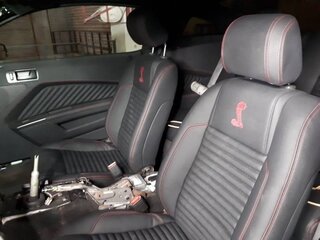 2012 Ford Mustang V Рестайлинг, чёрный, 4500000 рублей, вид 5