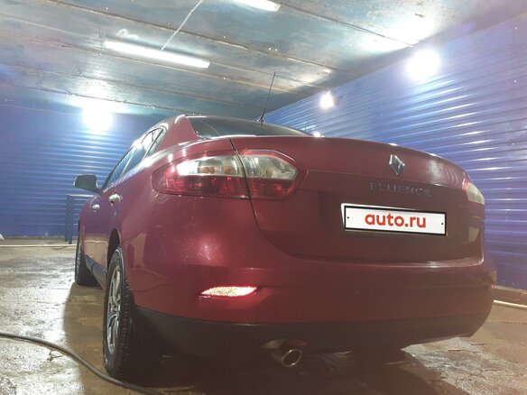 2011 Renault Fluence I, красный - вид 4