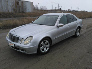 2005 Mercedes-Benz E-Класс 200 III (W211, S211), серебристый, 1250000 рублей, вид 3