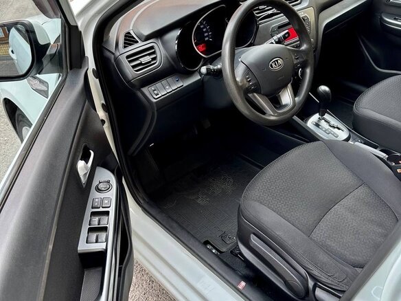 2012 Kia Rio 4-speed III, белый - вид 11
