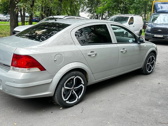 2010 Opel Astra H Рестайлинг, бежевый - вид 3