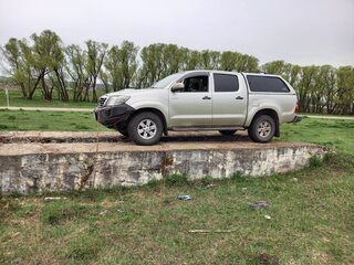 2012 Toyota Hilux VII Рестайлинг, серебристый, 2100000 рублей, вид 3